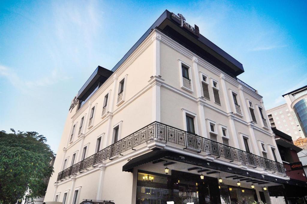 Hotel Zamburger Grand Jade ยะโฮร์บาห์รู ภายนอก รูปภาพ